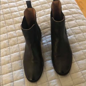 Frye Anna Chelsea booties size 9.5